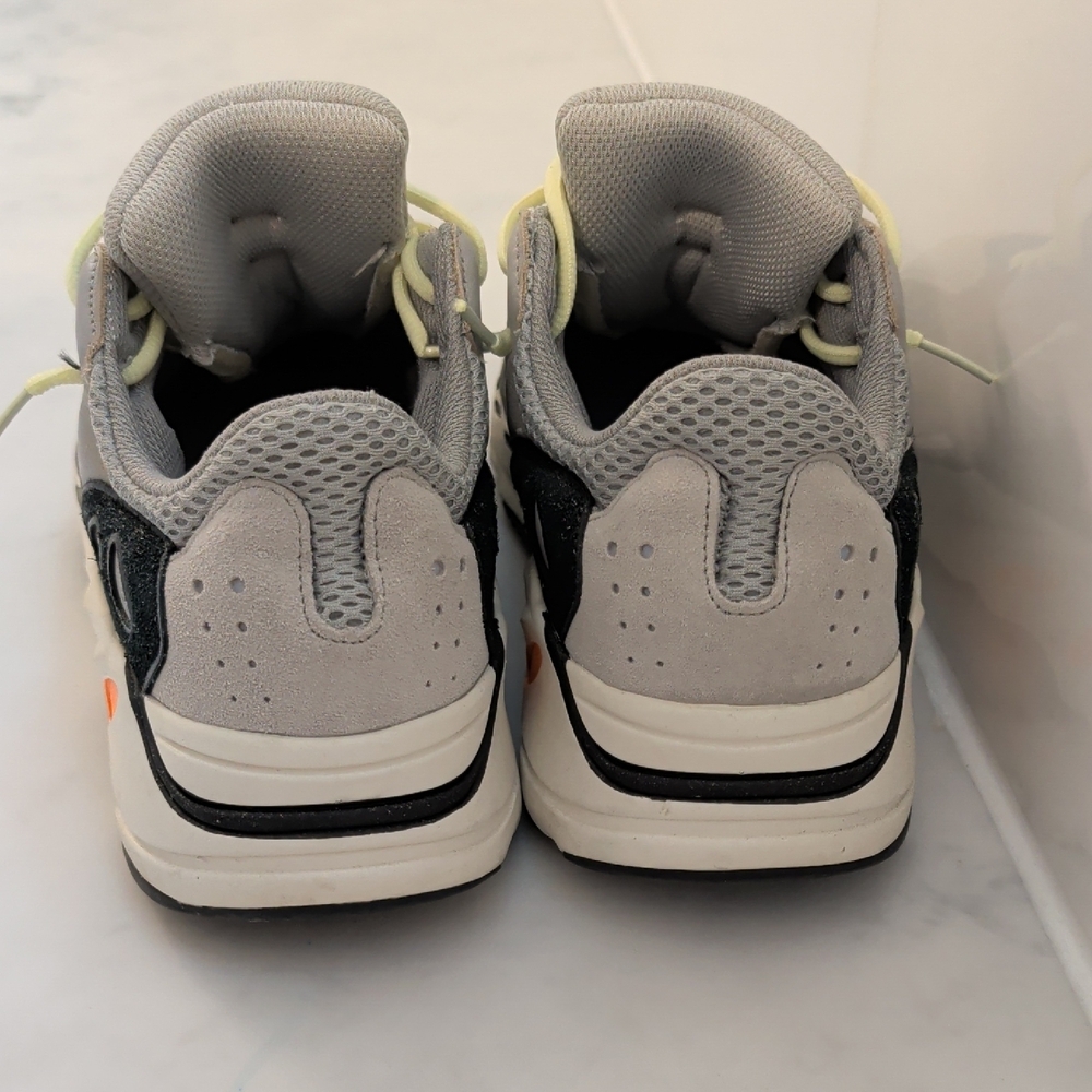 Adidas Yeezy Boost 700 Wave Runners Sz 9.5 - Picture 4 of 6